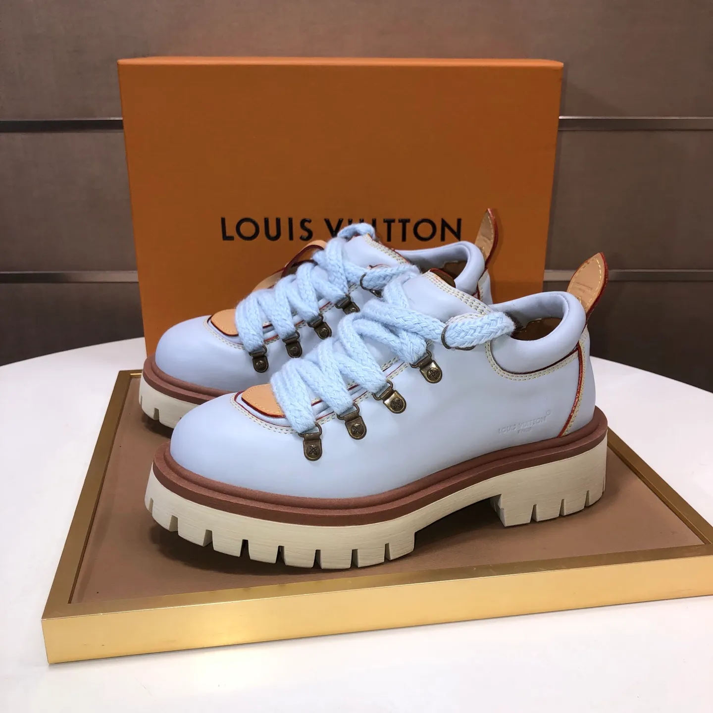 Men's shoes 💰660💰 LV Louis Vuitton 2025 autumn and winter new couple's new style, the original version is developed one to one, retro fashion, handsome and cool mountaineering derby shoes are out of stock 👍 💎 Material: imported first-layer cowhide 💎 Lining: imported lambskin 💎 Outsole: original molded TR non-slip sole 💎 Bottom height: 3.5cm 💎 Shoe size: 35-45 for both men and women